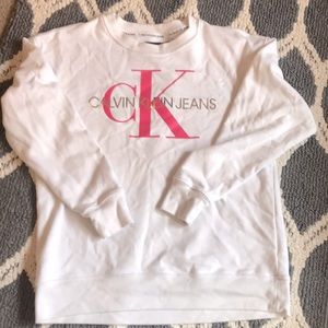 Calvin Klein sweater small. I wore only one time.